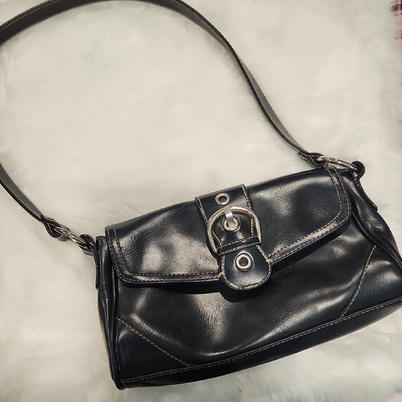 Handbags - Elegant Black Shoulder Bag